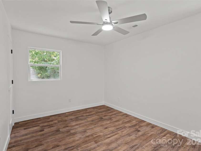 1016 Bramble Place, Charlotte, NC 28208.  MLS# CAR4288045, YatesRealty ID 34150. Bedroom #3