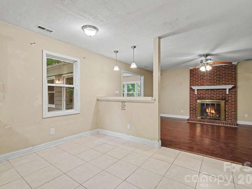 7111 Amarillo Drive, Charlotte, NC 28262.  MLS# CAR4398580, YatesRealty ID 34150. 