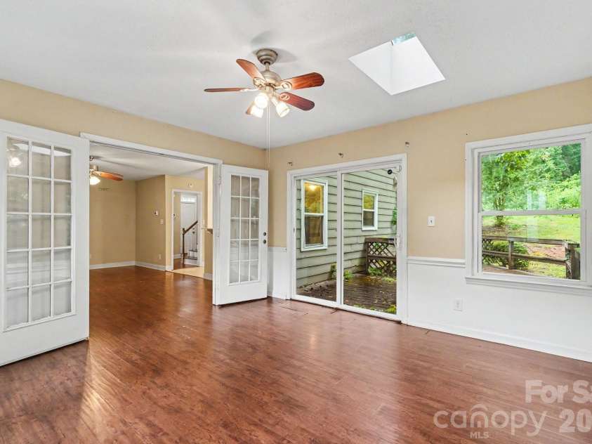 7111 Amarillo Drive, Charlotte, NC 28262.  MLS# CAR4398580, YatesRealty ID 34150. 