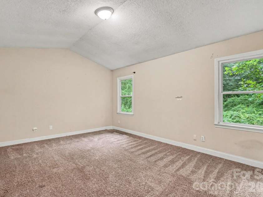 7111 Amarillo Drive, Charlotte, NC 28262.  MLS# CAR4398580, YatesRealty ID 34150. 