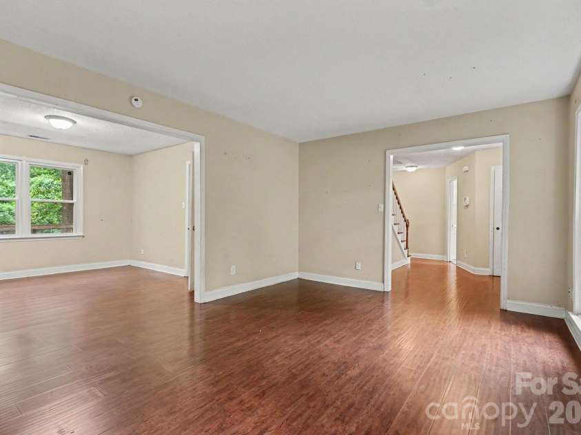 7111 Amarillo Drive, Charlotte, NC 28262.  MLS# CAR4398580, YatesRealty ID 34150. 
