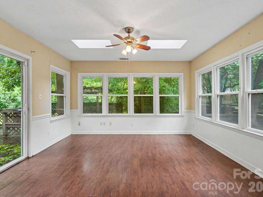 7111 Amarillo Drive, Charlotte, NC 28262.  MLS# CAR4398580, YatesRealty ID 34150. 