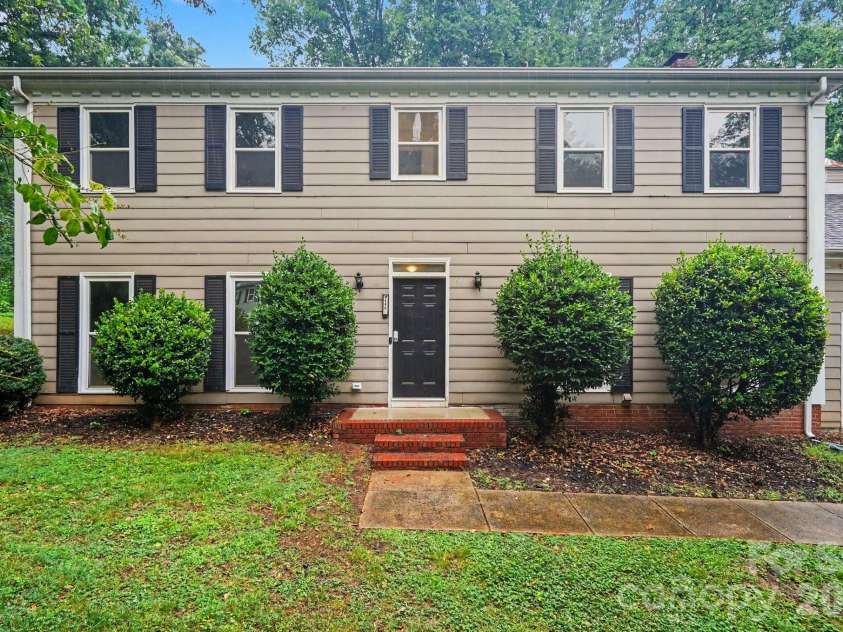 7111 Amarillo Drive, Charlotte, NC 28262.  MLS# CAR4398580, YatesRealty ID 34150. 