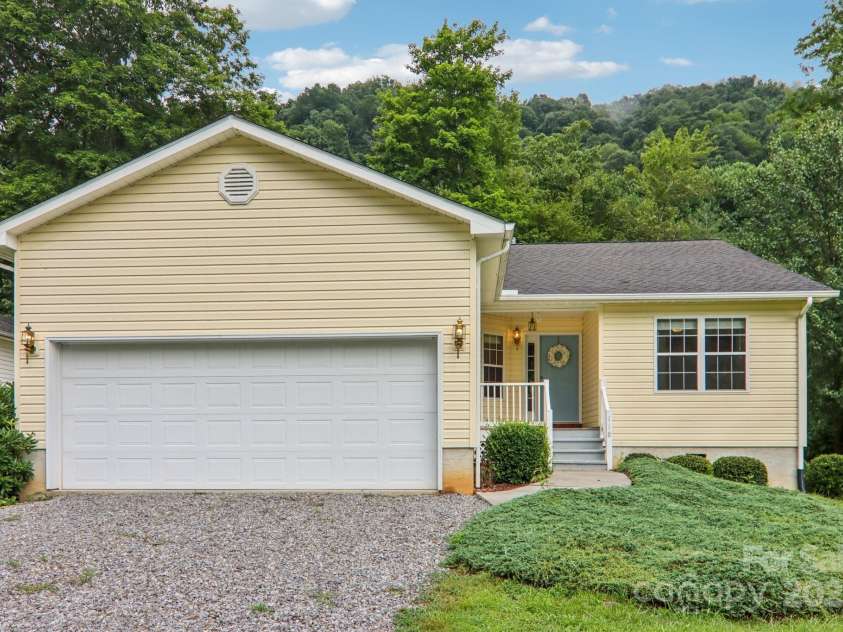 118 Whitewater Drive, Maggie Valley, NC 28751.  MLS# CAR4290303, YatesRealty ID 34151. 