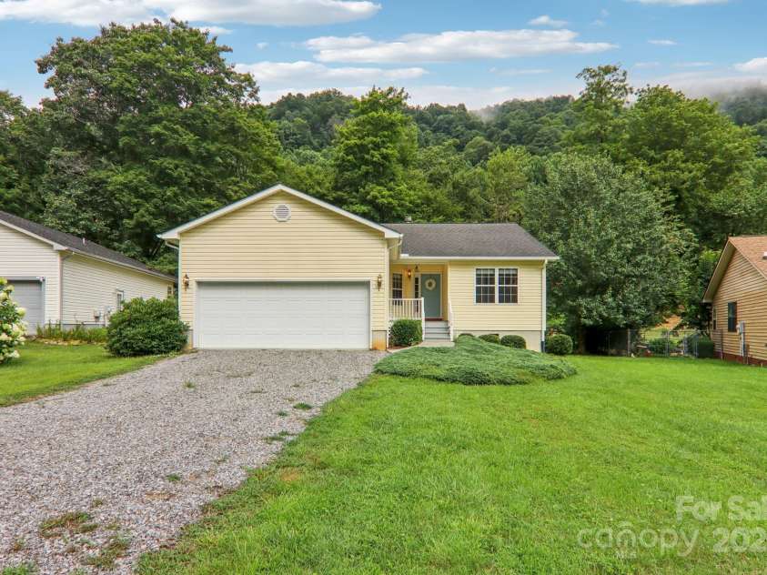118 Whitewater Drive, Maggie Valley, NC 28751.  MLS# CAR4290303, YatesRealty ID 34151. 