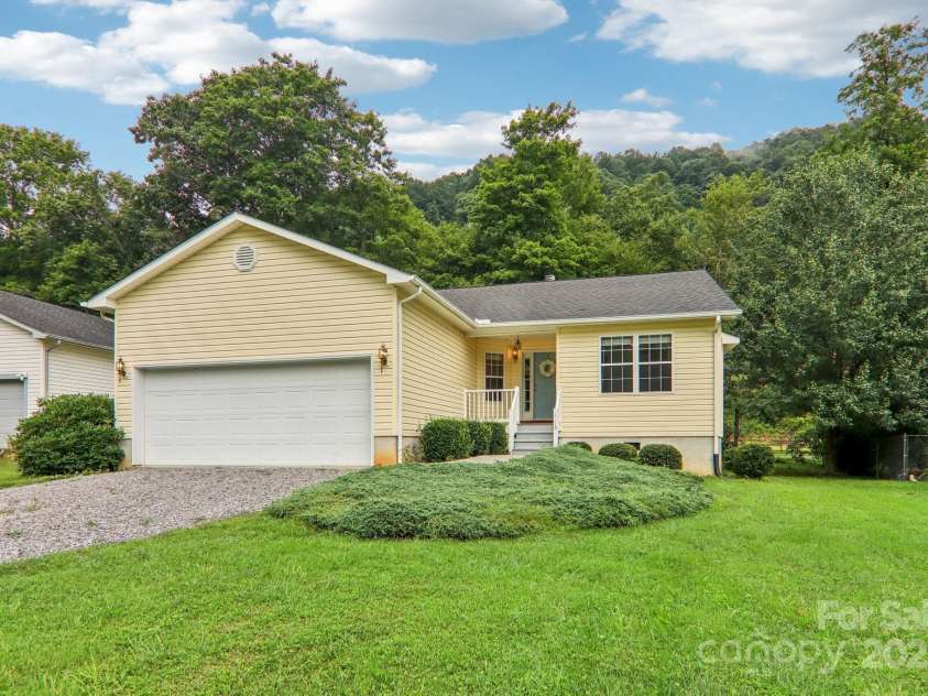 118 Whitewater Drive, Maggie Valley, NC 28751.  MLS# CAR4290303, YatesRealty ID 34151. 