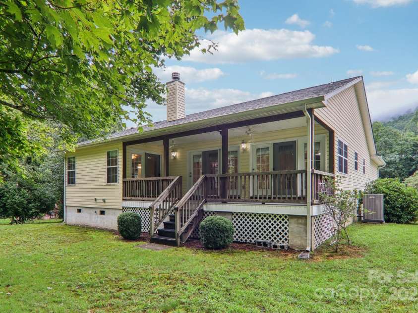 118 Whitewater Drive, Maggie Valley, NC 28751.  MLS# CAR4290303, YatesRealty ID 34151. 