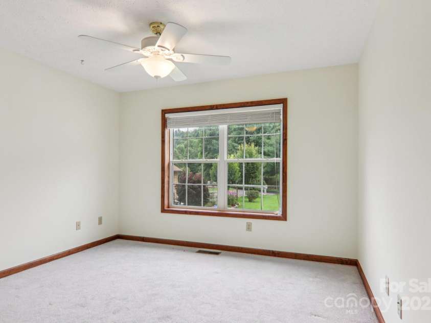 118 Whitewater Drive, Maggie Valley, NC 28751.  MLS# CAR4290303, YatesRealty ID 34151. 