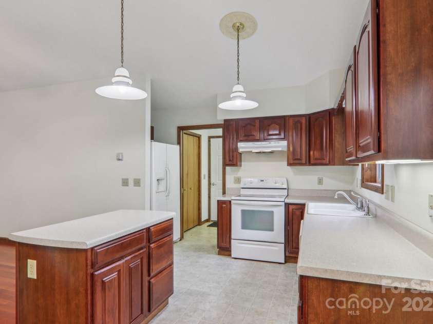 118 Whitewater Drive, Maggie Valley, NC 28751.  MLS# CAR4290303, YatesRealty ID 34151. 