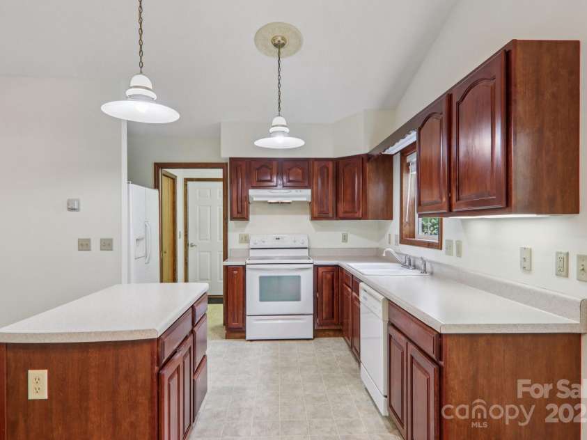 118 Whitewater Drive, Maggie Valley, NC 28751.  MLS# CAR4290303, YatesRealty ID 34151. 