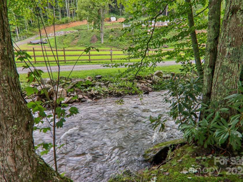 118 Whitewater Drive, Maggie Valley, NC 28751.  MLS# CAR4290303, YatesRealty ID 34151. 