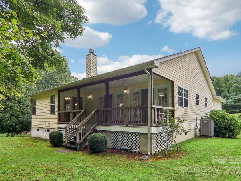 118 Whitewater Drive, Maggie Valley, NC 28751.  MLS# CAR4290303, YatesRealty ID 34151. 
