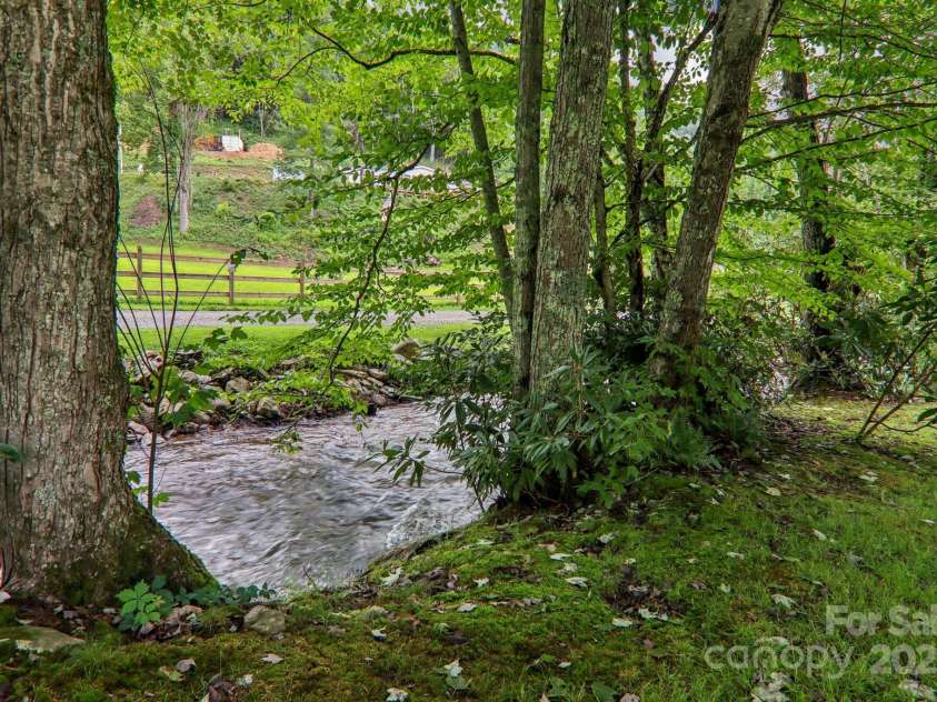 118 Whitewater Drive, Maggie Valley, NC 28751.  MLS# CAR4290303, YatesRealty ID 34151. 