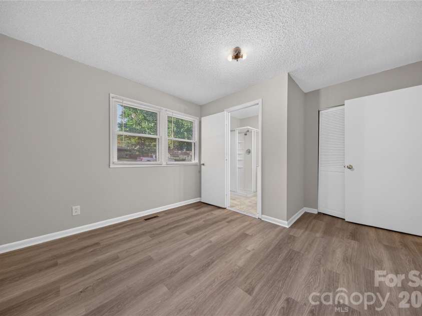 520 Inwood Drive, Charlotte, NC 28209.  MLS# CAR4396293, YatesRealty ID 34152. 