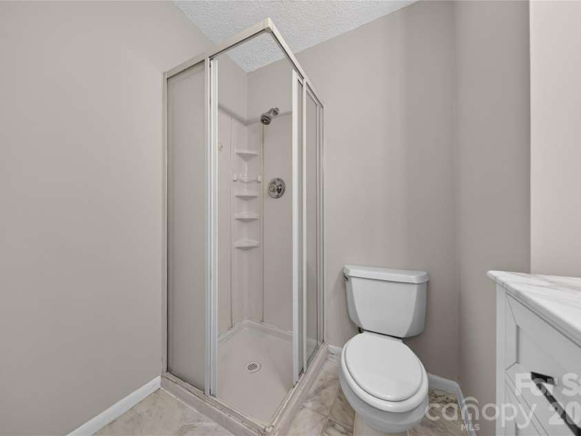 520 Inwood Drive, Charlotte, NC 28209.  MLS# CAR4396293, YatesRealty ID 34152. 