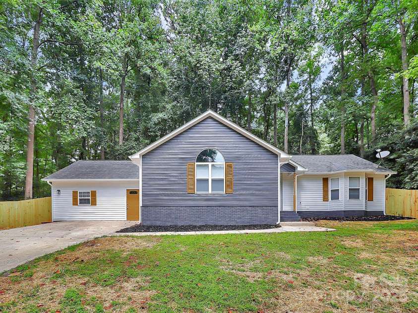 1540 Nichole Lane, Fort Mill, SC 29708.  MLS# CAR4282130, YatesRealty ID 34153. 