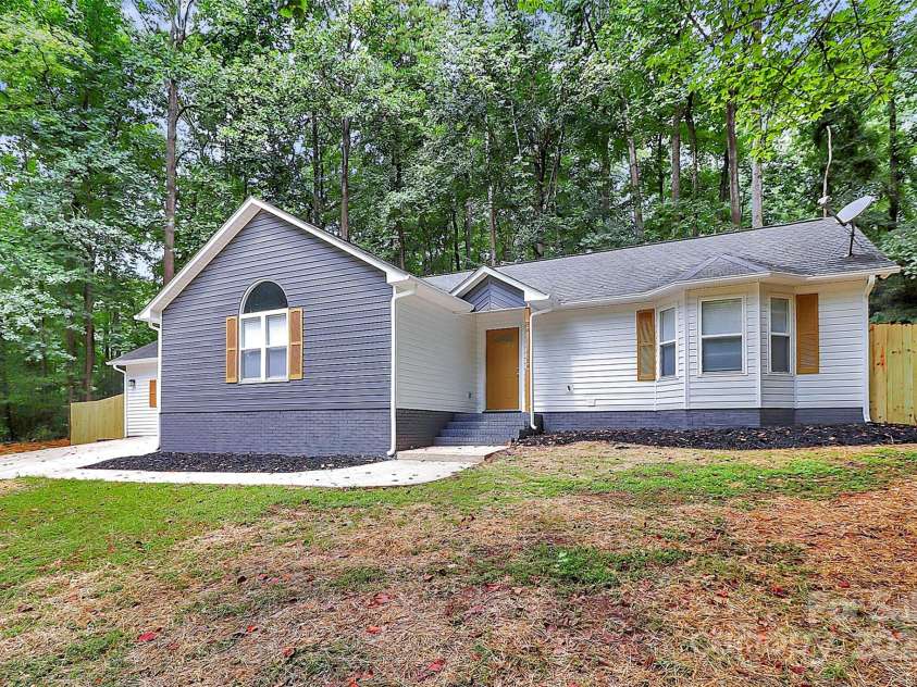 1540 Nichole Lane, Fort Mill, SC 29708.  MLS# CAR4282130, YatesRealty ID 34153. 