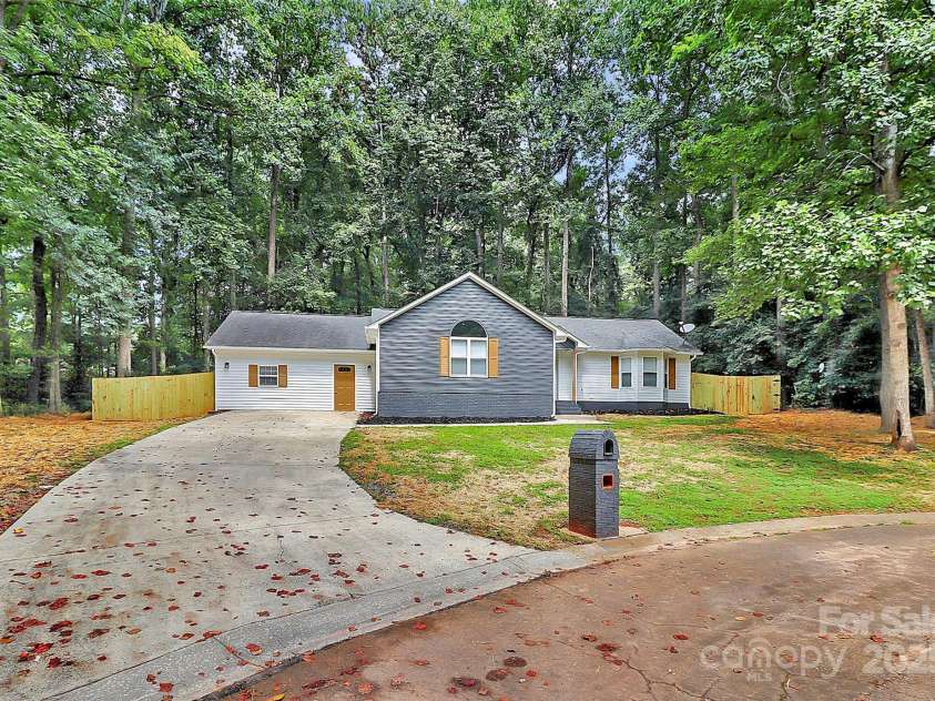 1540 Nichole Lane, Fort Mill, SC 29708.  MLS# CAR4282130, YatesRealty ID 34153. 