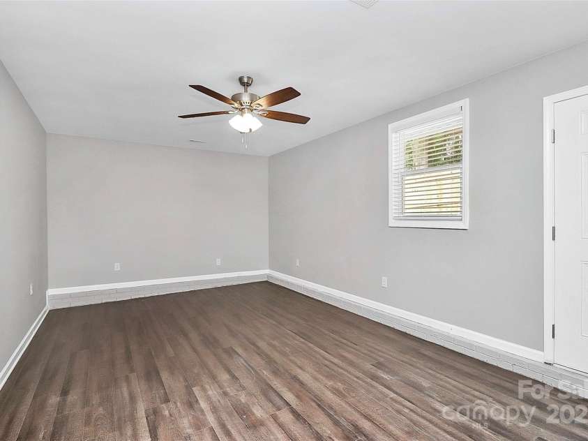 1540 Nichole Lane, Fort Mill, SC 29708.  MLS# CAR4282130, YatesRealty ID 34153. Nice size room.