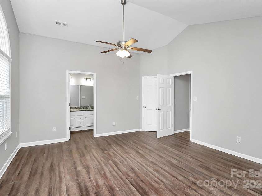 1540 Nichole Lane, Fort Mill, SC 29708.  MLS# CAR4282130, YatesRealty ID 34153. Primary Bed
