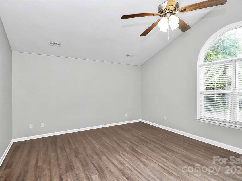 1540 Nichole Lane, Fort Mill, SC 29708.  MLS# CAR4282130, YatesRealty ID 34153. Primary Bed