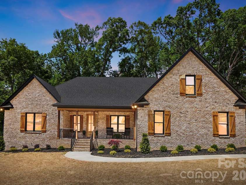 6109 Charity Drive, Marshville, NC 28103.  MLS# CAR4337579, YatesRealty ID 34153. 