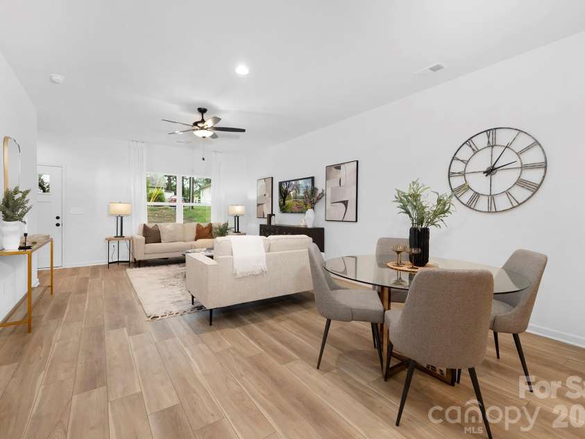 9012 Potomac Boulevard, Charlotte, NC 28216.  MLS# CAR4389028, YatesRealty ID 34154. Representative