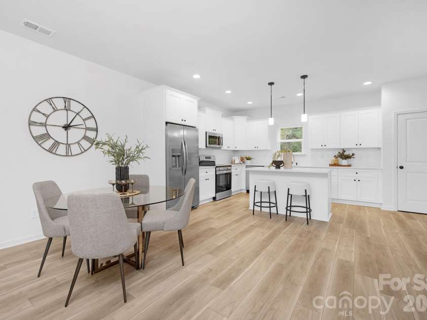 9012 Potomac Boulevard, Charlotte, NC 28216.  MLS# CAR4389028, YatesRealty ID 34154. Representative