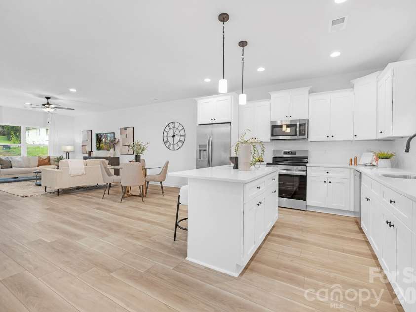 9012 Potomac Boulevard, Charlotte, NC 28216.  MLS# CAR4389028, YatesRealty ID 34154. Representative