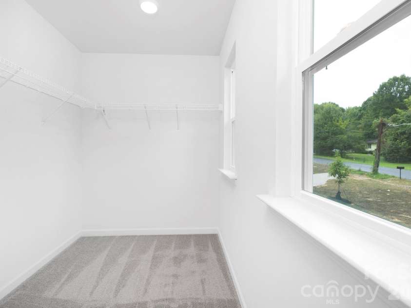 9012 Potomac Boulevard, Charlotte, NC 28216.  MLS# CAR4389028, YatesRealty ID 34154. Representative