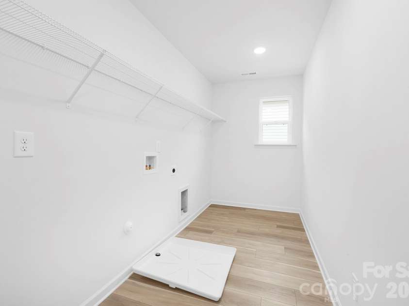 9012 Potomac Boulevard, Charlotte, NC 28216.  MLS# CAR4389028, YatesRealty ID 34154. Representative