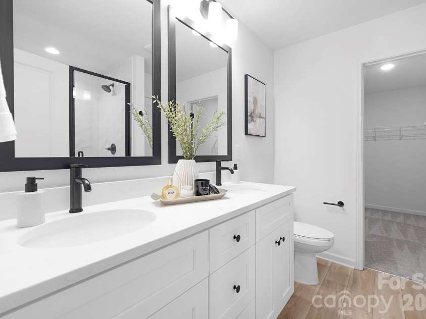9012 Potomac Boulevard, Charlotte, NC 28216.  MLS# CAR4389028, YatesRealty ID 34154. Representative