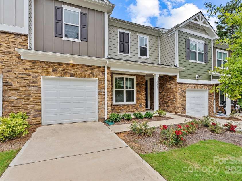 8233 Merryvale Lane, Charlotte, NC 28214.  MLS# CAR4293433, YatesRealty ID 34155. 