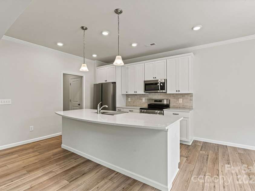 8233 Merryvale Lane, Charlotte, NC 28214.  MLS# CAR4293433, YatesRealty ID 34155. 