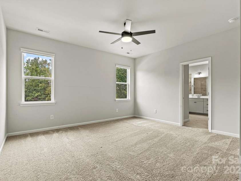 8233 Merryvale Lane, Charlotte, NC 28214.  MLS# CAR4293433, YatesRealty ID 34155. 