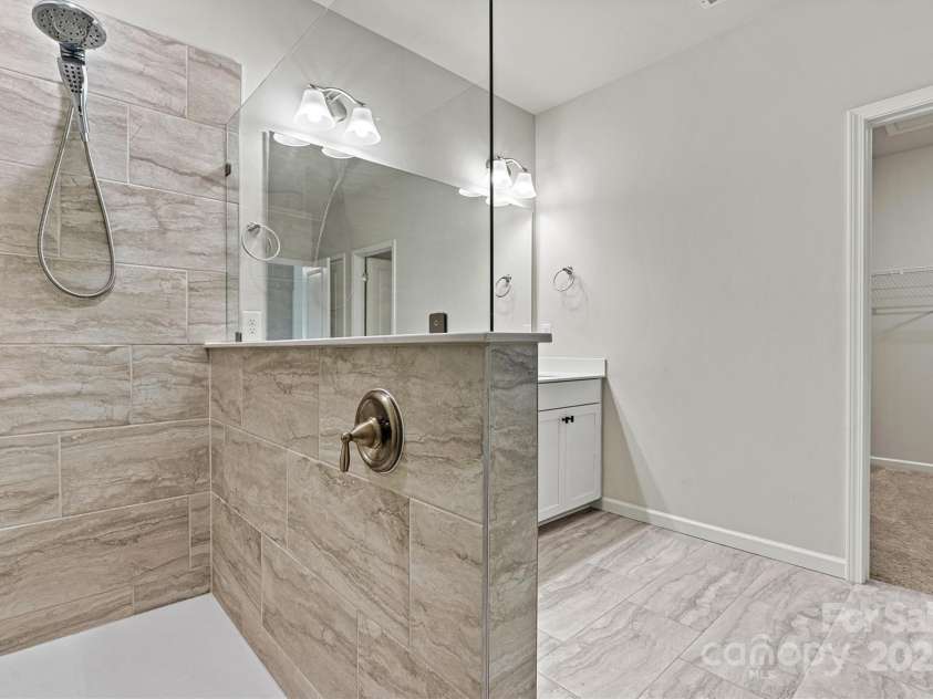 8233 Merryvale Lane, Charlotte, NC 28214.  MLS# CAR4293433, YatesRealty ID 34155. 