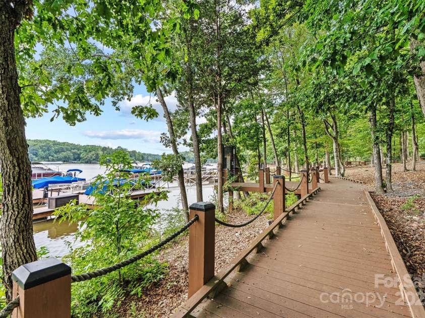 8233 Merryvale Lane, Charlotte, NC 28214.  MLS# CAR4293433, YatesRealty ID 34155. 