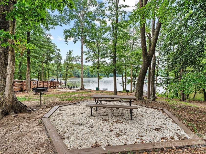 8233 Merryvale Lane, Charlotte, NC 28214.  MLS# CAR4293433, YatesRealty ID 34155. 