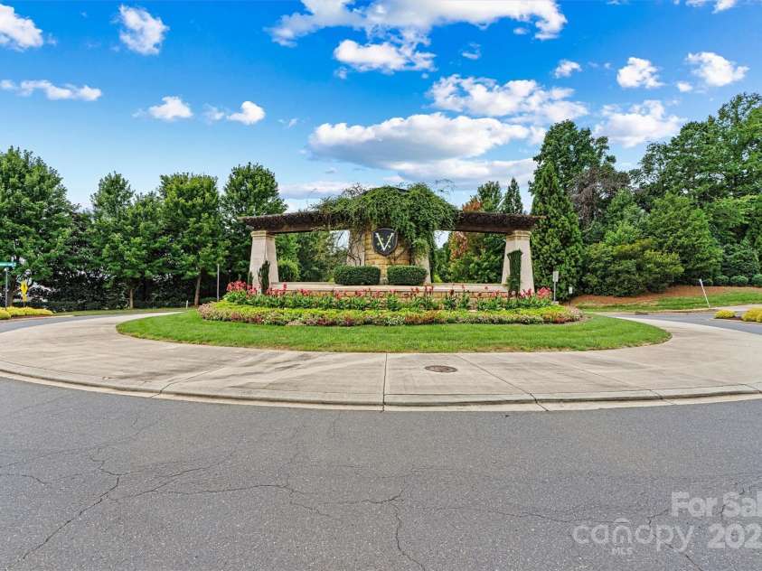 8233 Merryvale Lane, Charlotte, NC 28214.  MLS# CAR4293433, YatesRealty ID 34155. The community offers something for everyone—including sparkling pools, well-maintained tennis courts, and a clubhouse with a fully equipped fitness room. And there's more to come: a brand-new fitness center is on the w