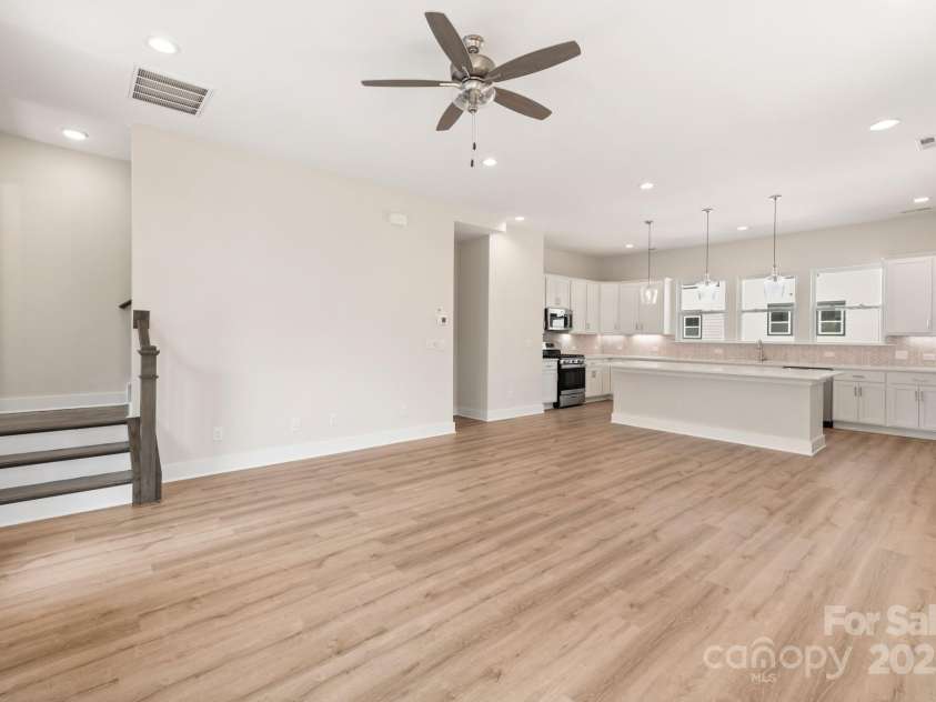 320 Ferebee Place, Charlotte, NC 28213.  MLS# CAR4141671, YatesRealty ID 3416. Kitchen/Dining/Living