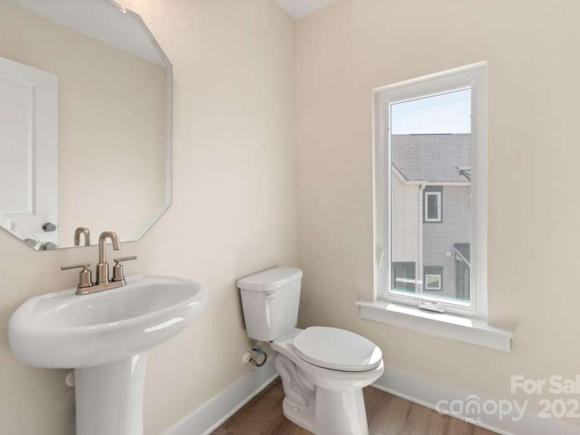 320 Ferebee Place, Charlotte, NC 28213.  MLS# CAR4141671, YatesRealty ID 3416. Powder Room