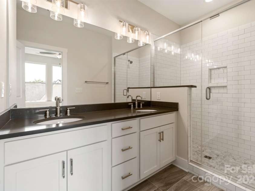320 Ferebee Place, Charlotte, NC 28213.  MLS# CAR4141671, YatesRealty ID 3416. Premier Bath
