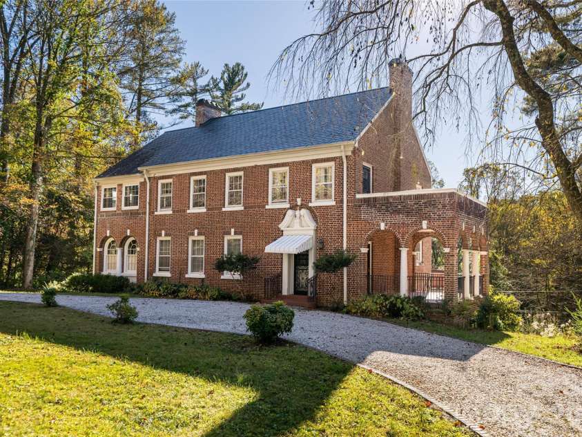 325 Vanderbilt Road, Asheville, NC 28803.  MLS# CAR4311478, YatesRealty ID 3416. 