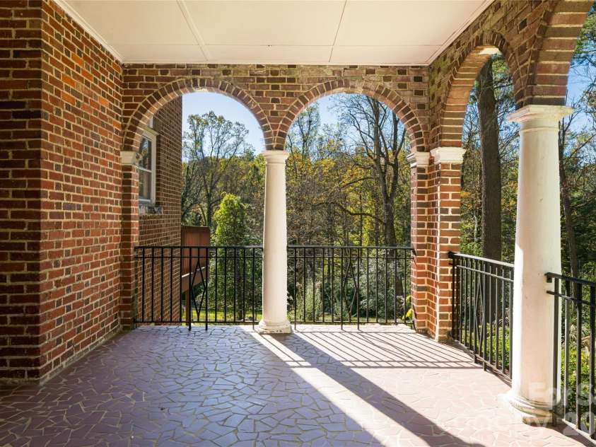 325 Vanderbilt Road, Asheville, NC 28803.  MLS# CAR4311478, YatesRealty ID 3416. 