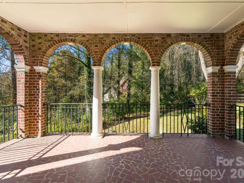 325 Vanderbilt Road, Asheville, NC 28803.  MLS# CAR4311478, YatesRealty ID 3416. 