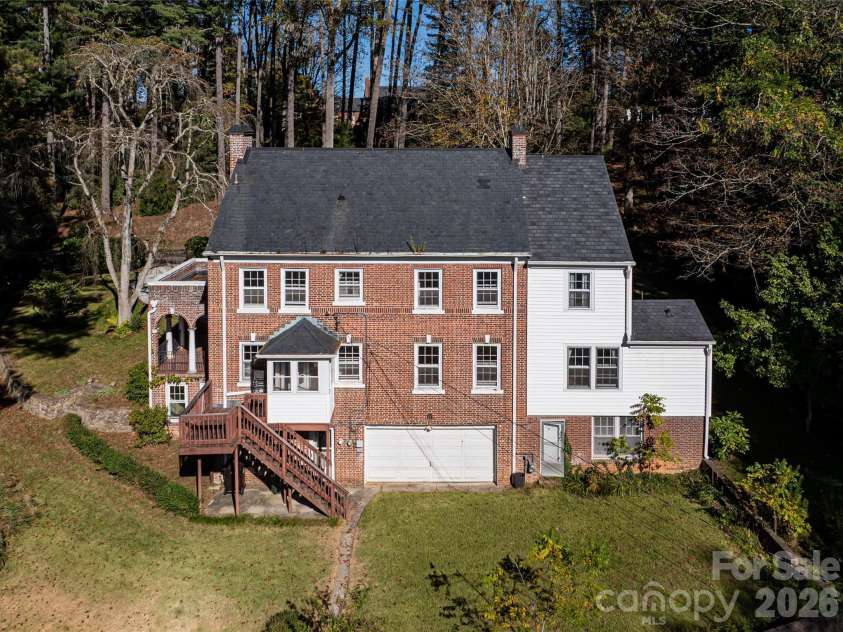 325 Vanderbilt Road, Asheville, NC 28803.  MLS# CAR4311478, YatesRealty ID 3416. 