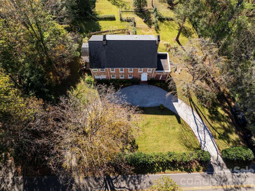 325 Vanderbilt Road, Asheville, NC 28803.  MLS# CAR4311478, YatesRealty ID 3416. 