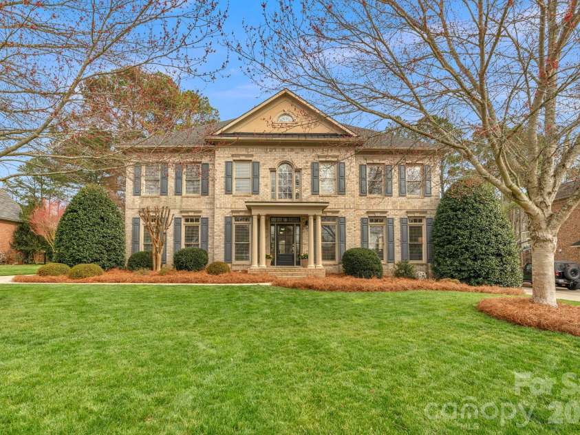 7300 Stonehaven Drive, Waxhaw, NC 28173.  MLS# CAR4351907, YatesRealty ID 3416. 