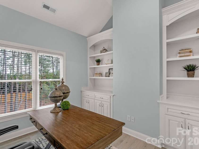 7300 Stonehaven Drive, Waxhaw, NC 28173.  MLS# CAR4351907, YatesRealty ID 3416. 