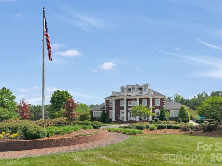 7300 Stonehaven Drive, Waxhaw, NC 28173.  MLS# CAR4351907, YatesRealty ID 3416. 